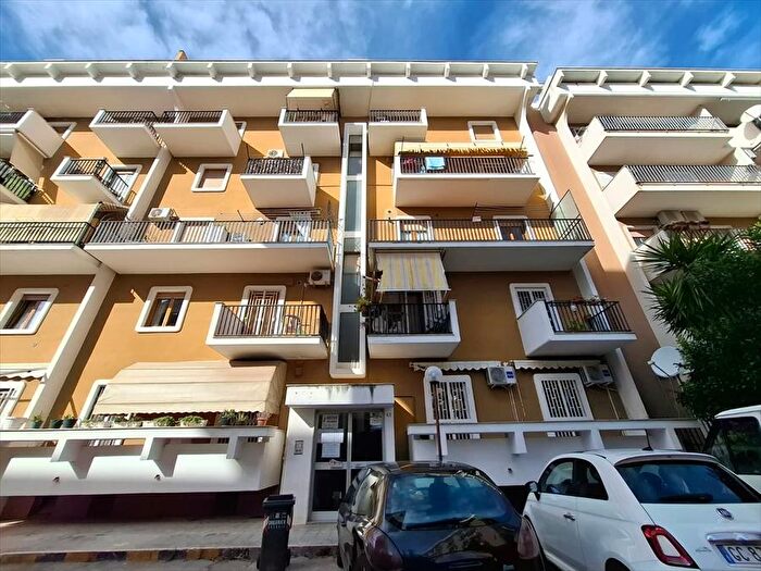 Appartamento bilocale in vendita in Via Giolitti, Trani