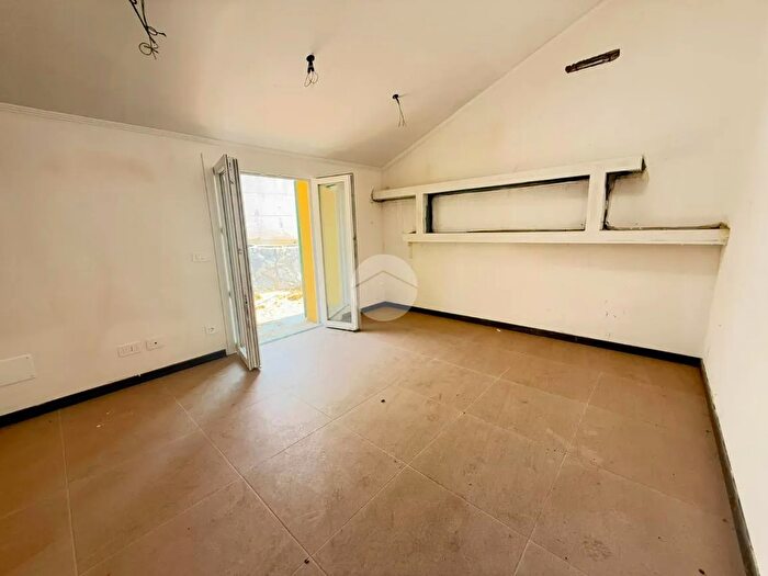 Casa trilocale in vendita in Via Battaglione, Deiva Marina