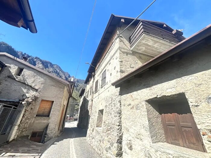 Appartamento bilocale in affitto in Via Parrocchiale, Sondalo