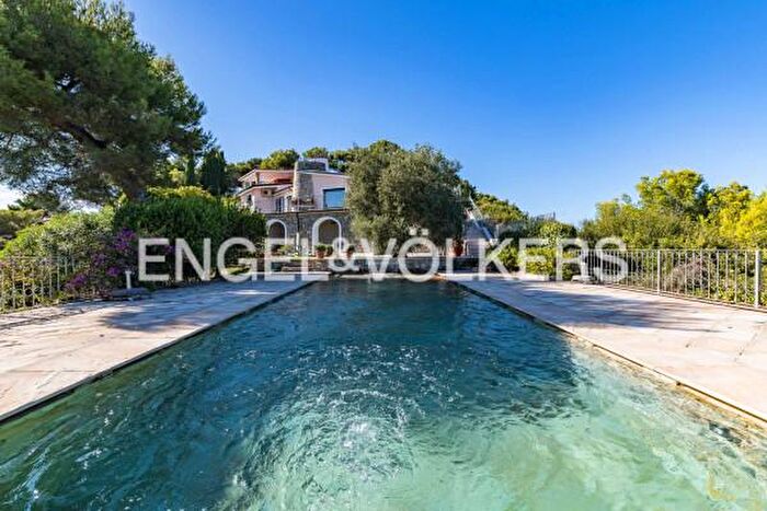 Casa con 5 locali in vendita in Andora