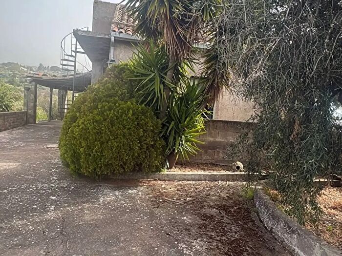 Casa trilocale in vendita in Via Cavaliere Bosco, Santa Maria Di Licodia