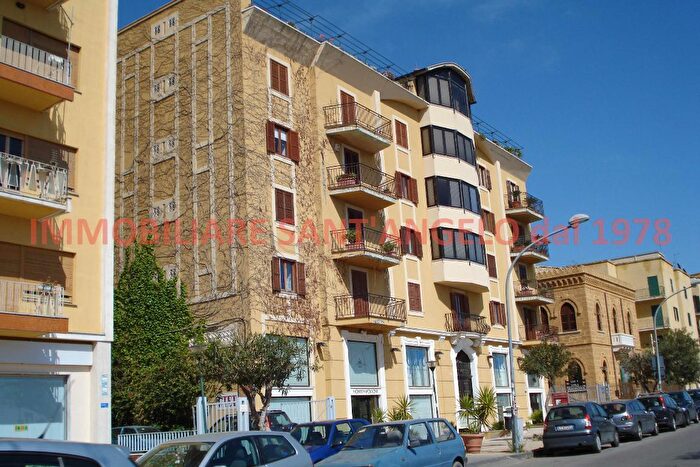 Appartamento con 14 locali in vendita in Viale della Vittoria, Agrigento