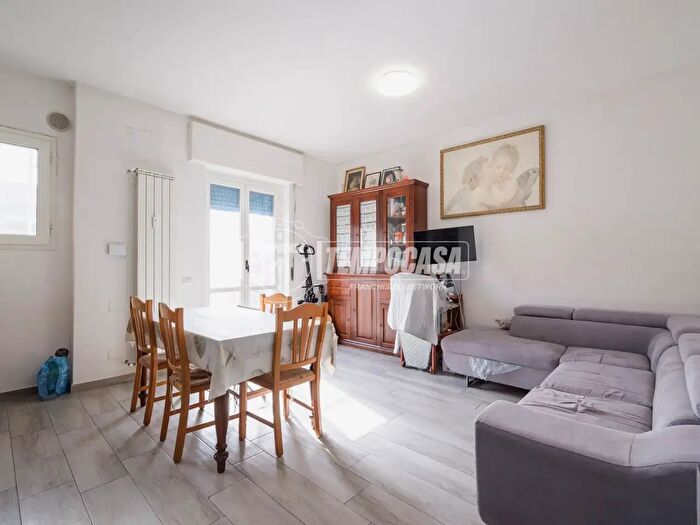 Appartamento trilocale in vendita in Trezzano Sul Naviglio