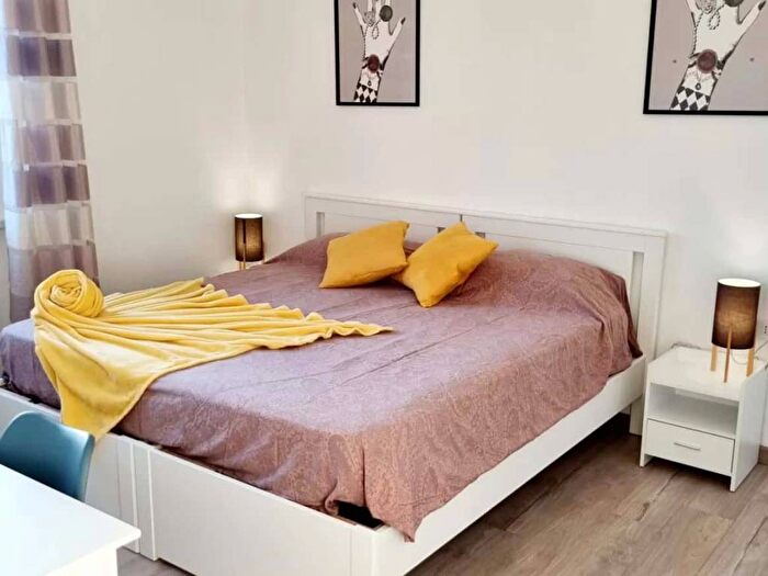 Appartamento trilocale in affitto in Via degli Imbriani, Bovisa, Milano