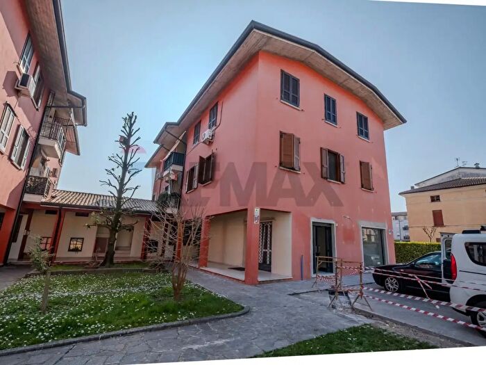 Appartamento con 5 locali in vendita in Via Bonfiglio, Castel Goffredo