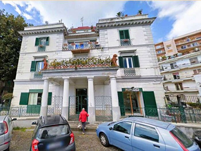 Appartamento trilocale in affitto in piazza SALVATORE DI GIACOMO, Posillipo, Napoli