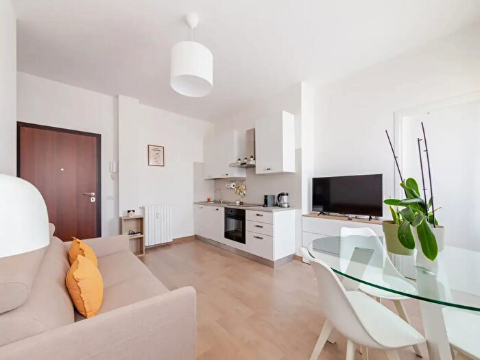 Appartamento bilocale in vendita in Via Broni, Milano