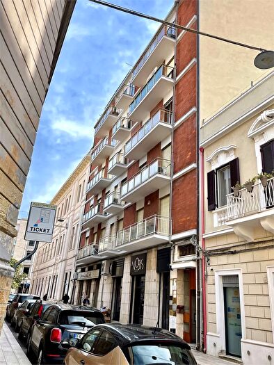 Appartamento con 7 locali in vendita in Via Cesare Battisti Brindisi, Brindisi