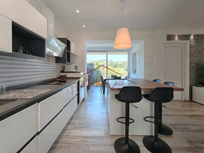 Casa con 5 locali in vendita in Via Rigazzo, Sarzana