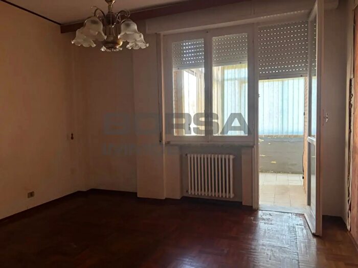 Appartamento con 5 locali in vendita in Via Benvenuto Cellini, Livorno