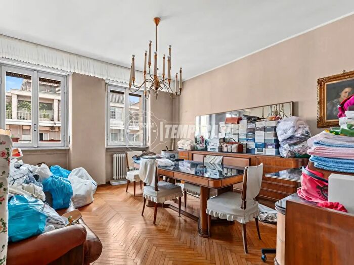 Appartamento trilocale in vendita in Via Vallazze, Milano