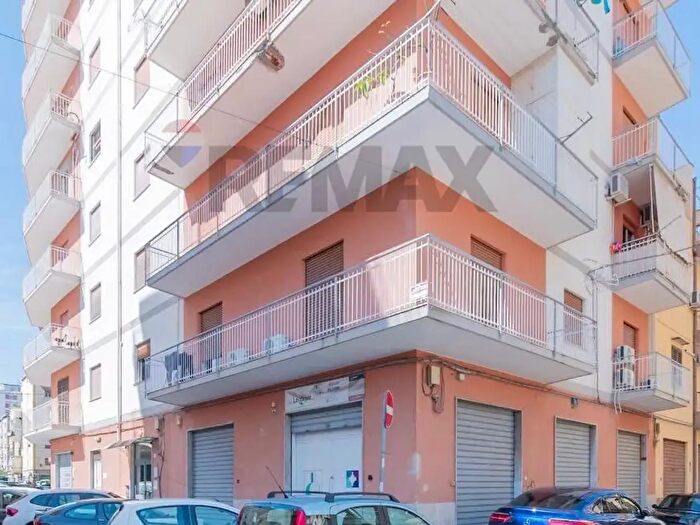 Appartamento quadrilocale in vendita in Via Generale Pietro Maravigna, Palermo