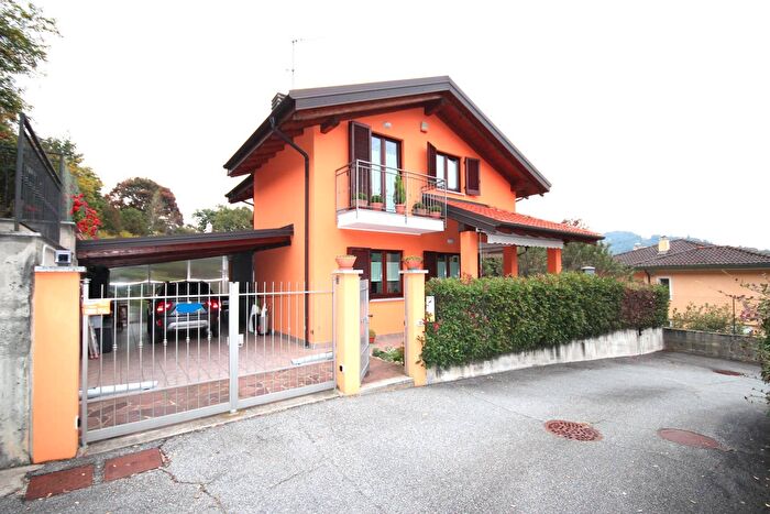 Casa quadrilocale in vendita in Via Verdi, San Bernardino Verbano