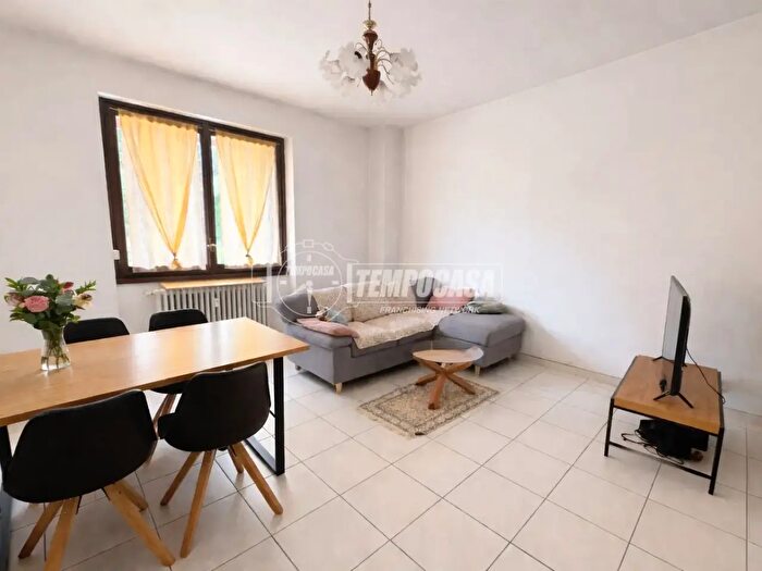 Appartamento trilocale in vendita in Via Don Angelo Perego, Merate