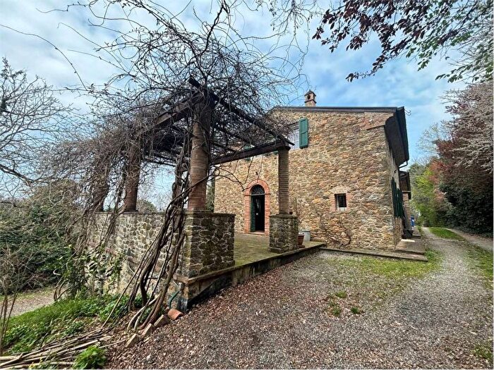 Casa con 6 locali in affitto in Centro, Fornovo di Taro