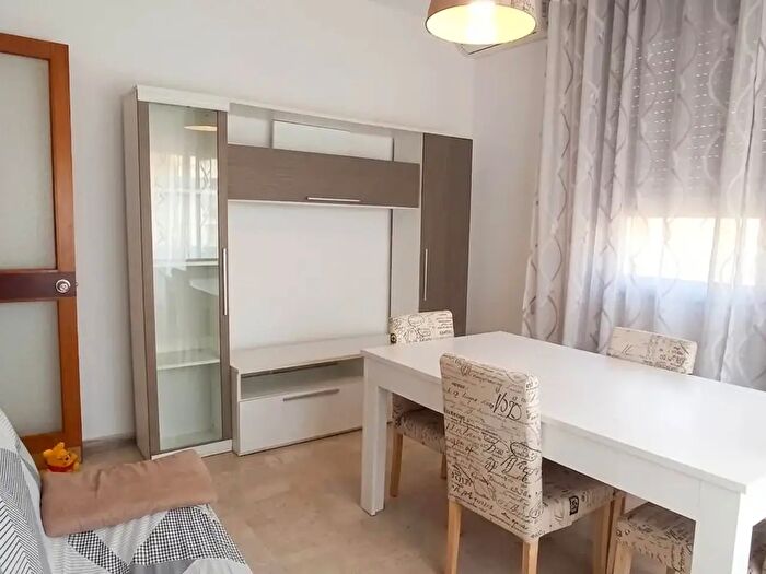 Appartamento bilocale in affitto in Via Aschenez, Reggio Calabria