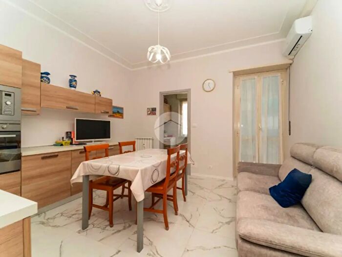 Appartamento trilocale in vendita in Via Bibiana, Torino