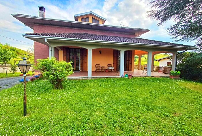 Casa in vendita in Lesignano De Bagni