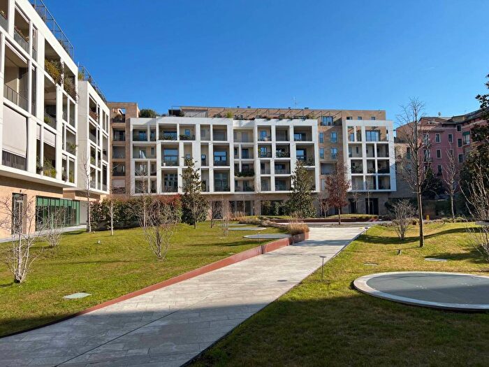 Casa con 5 locali in affitto in Via Andrémarie Ampère, Città Studi, Milano