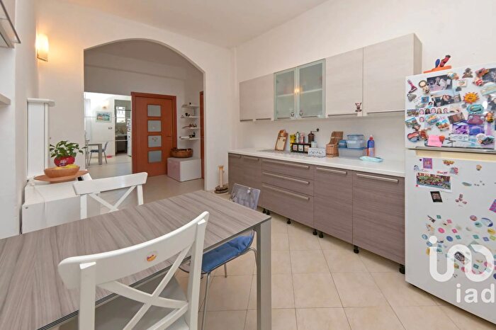 Appartamento trilocale in vendita in Via Monte Rosa, Torino