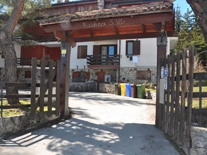 Appartamento con 5 locali in vendita in Via dei Mastri Lombardi, Pescocostanzo