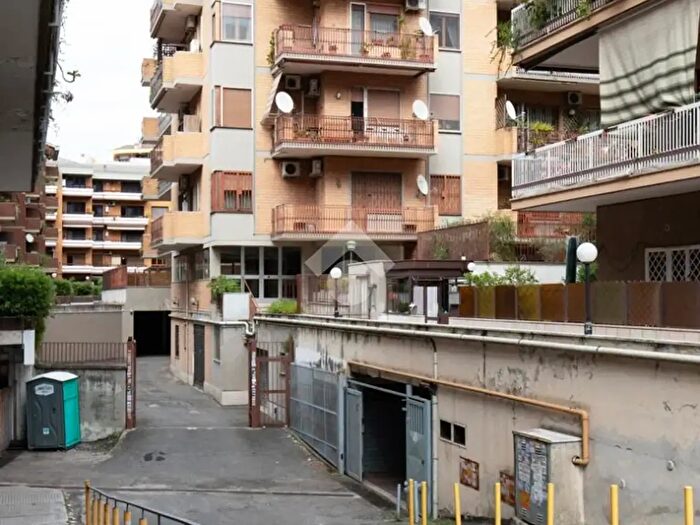 Appartamento quadrilocale in vendita in Via Latina, Roma
