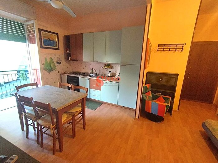 Appartamento trilocale in vendita in Imperia