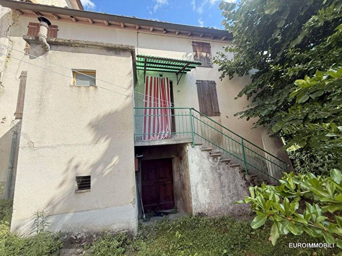 Casa con 5 locali in vendita in Piazza dFornali, Neviano Degli Arduini