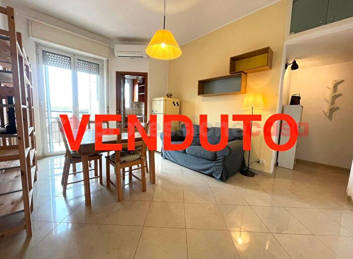 Appartamento bilocale in vendita in Via Pascoli, Cesano Boscone