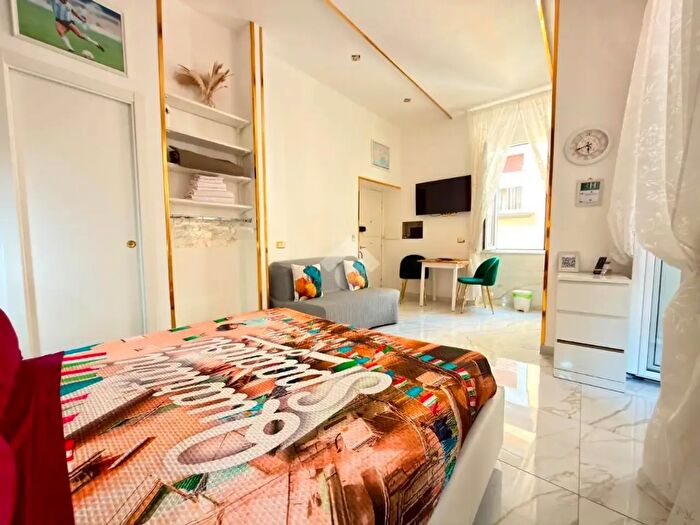 Appartamento monolocale in vendita in Vico Tre Regine, Napoli