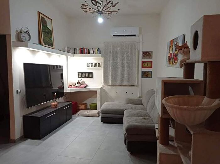 Appartamento con 5 locali in vendita in Calci