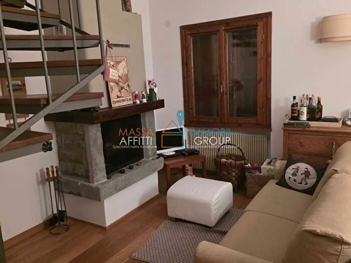 Appartamento trilocale in vendita in Via Provinciale, Ventasso