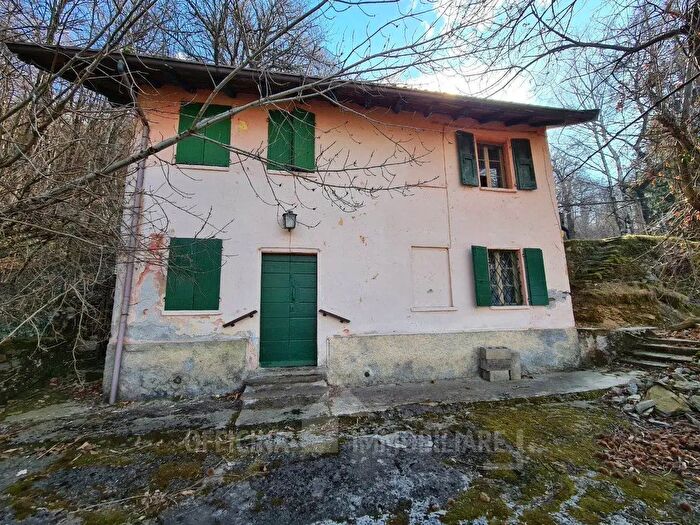 Casa con 5 locali in vendita in Colico