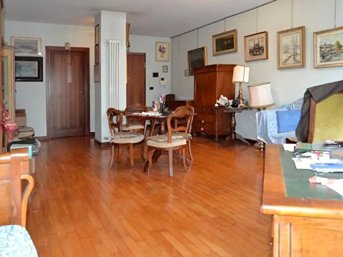 Appartamento quadrilocale in vendita in Via Principi dAcaja, Torino