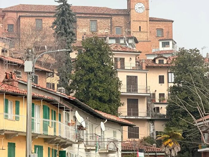 Appartamento con 5 locali in vendita in Corso Pinin Giachino, Cocconato
