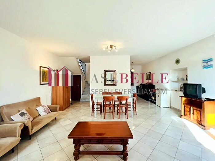 Casa con 6 locali in vendita in Pietrasanta
