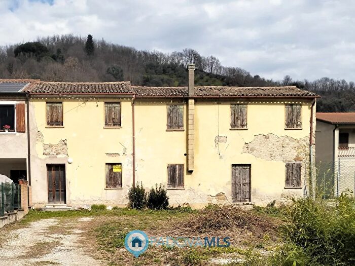 Casa quadrilocale in vendita in Via Cengolina, Galzignano Terme