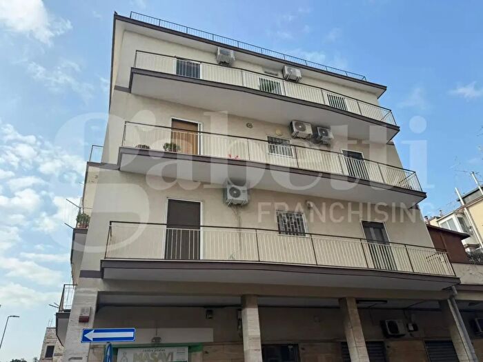 Appartamento con 5 locali in vendita in Via Armando Diaz, Bari