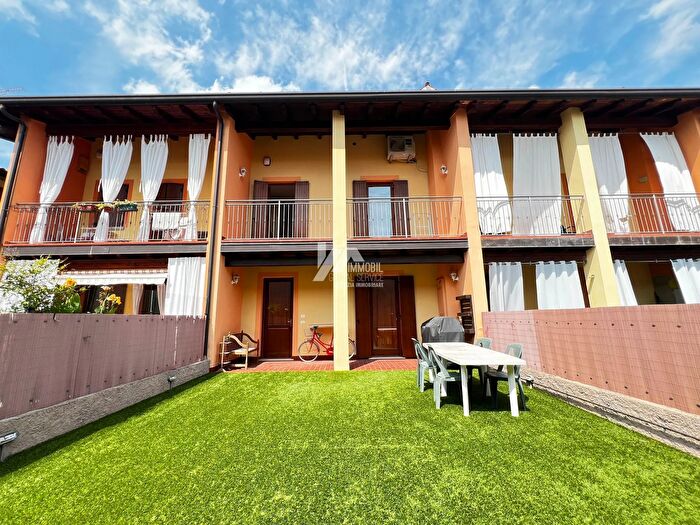 Casa trilocale in vendita in Via Carlo Alberto, Provaglio DIseo