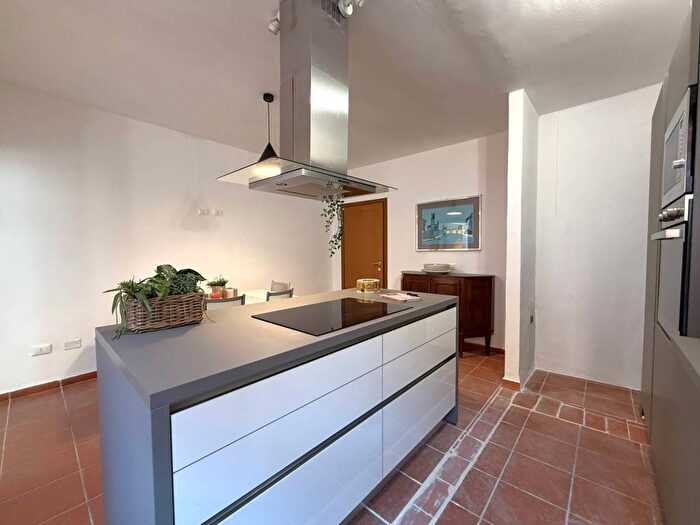 Appartamento con 6 locali in affitto in Via Giovita Lazzarini, Centro Storico, Forlì