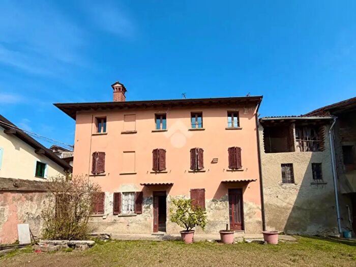 Casa trilocale in vendita in Frazione Monteveneroso, Canneto Pavese
