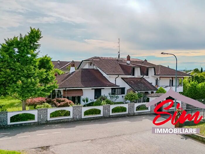 Casa con 7 locali in vendita in Via Privata Chinaglia, Casalino