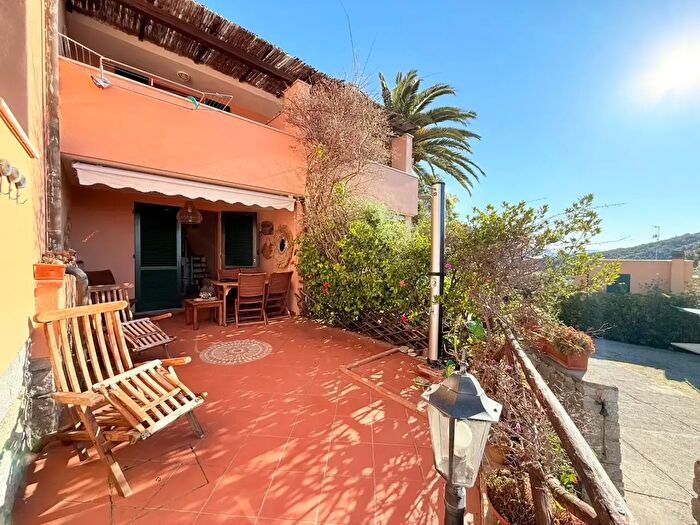 Appartamento con 5 locali in vendita in Campo NellElba