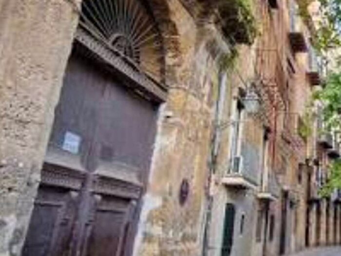 Appartamento bilocale in vendita in Via Merlo, Kalsa, Palermo