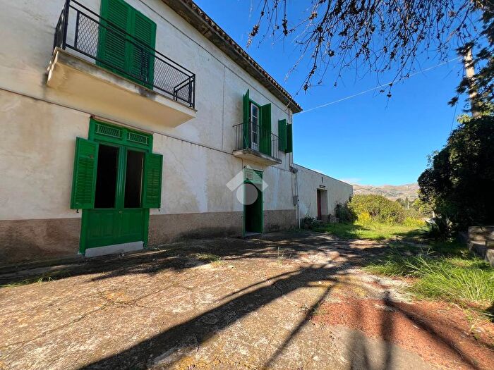 Casa con 6 locali in vendita in Contrada Fraginesi, Castellammare Del Golfo