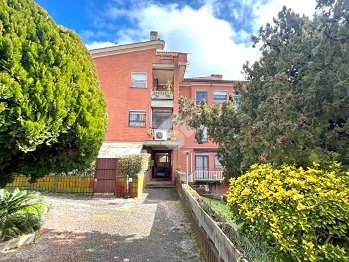 Appartamento trilocale in vendita in Via Torino, Genzano Di Roma