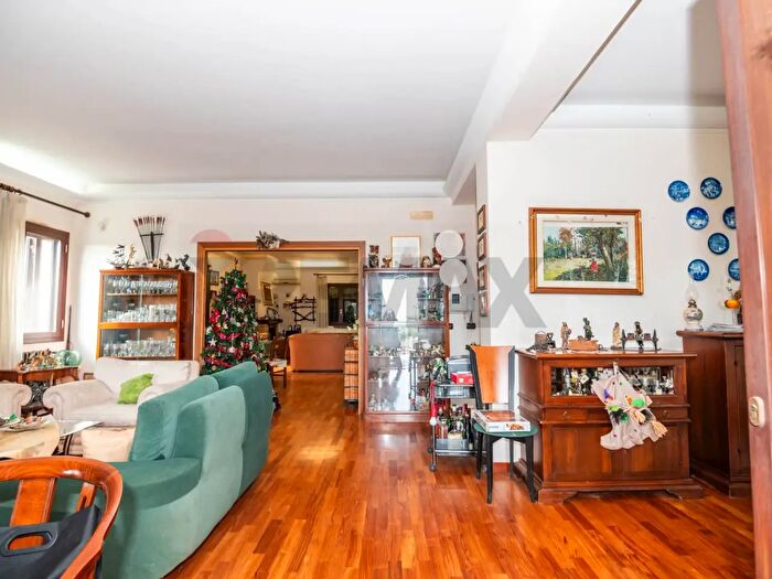 Casa con 7 locali in vendita in Traversa Gebbiazza, Siracusa