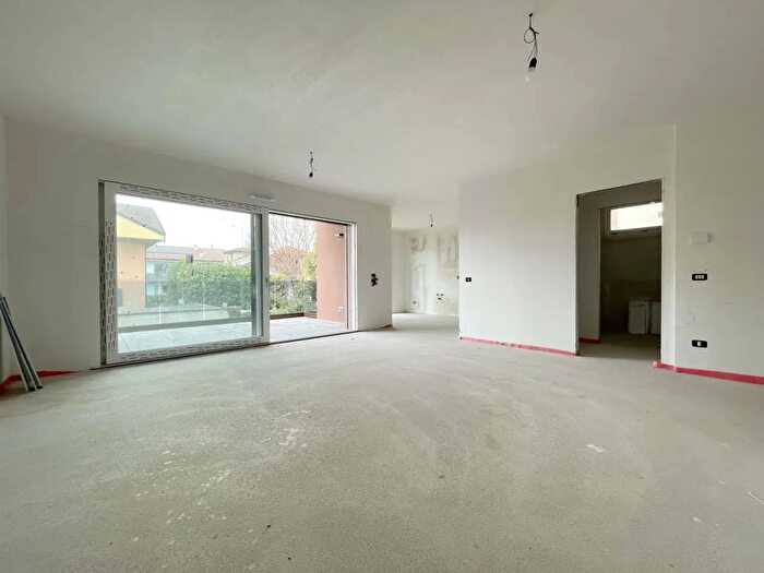 Appartamento trilocale in affitto in Via Caduti di Nassirya, Rovellasca