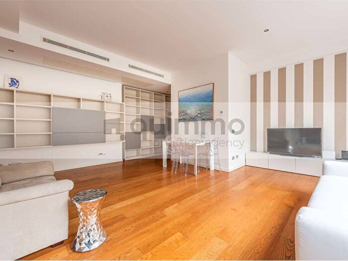 Appartamento bilocale in affitto in Via Capelli, Garibaldi Corso Como, Milano
