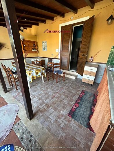 Casa con 5 locali in vendita in Trabia